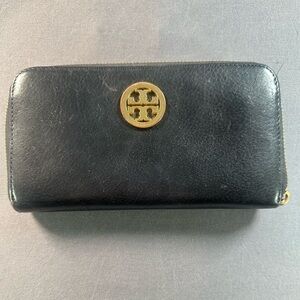 Tory Burch Carson Zip Around Continental Wallet Black Leather 4”x8”